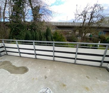 4-Zimmer-Wohnung mit Balkon in Krefeld-Benrad mieten - Photo 2