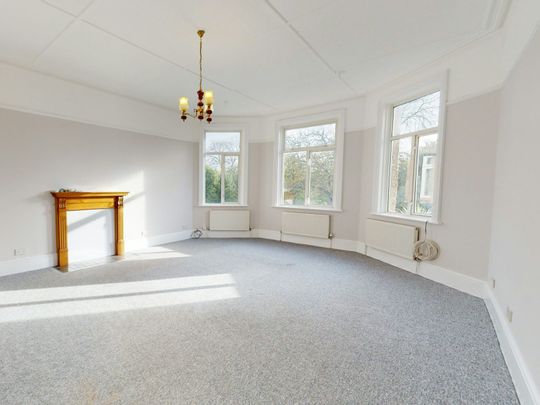 Flat to rent on - Photo 1