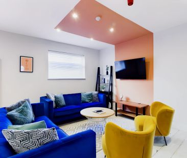 8 Bedroom House - Photo 6