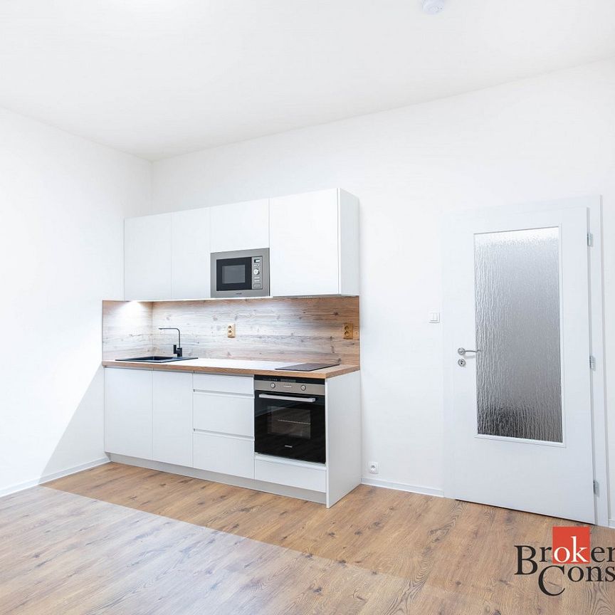 Pronájem bytu 1+kk 22 m² - Photo 1
