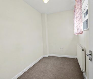 3 Bedroom House to let - Photo 4