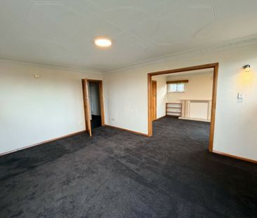 Sunny Three-Bedroom Home in the Heart of Mornington - Photo 4