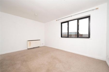 2 bedroom semi-detached house to rent - Photo 3