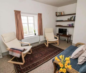 2 bedroom house to rent - Photo 1