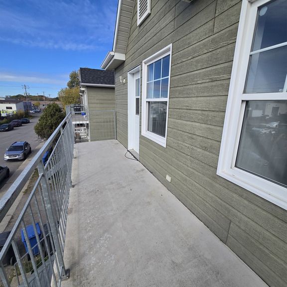 4 1/2 Rénové, Semi-meublé - Photo 1