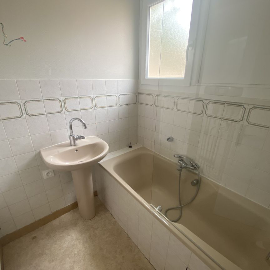 Location Appartement 3 pièces 54m² LE CREUSOT 71200 - Photo 1