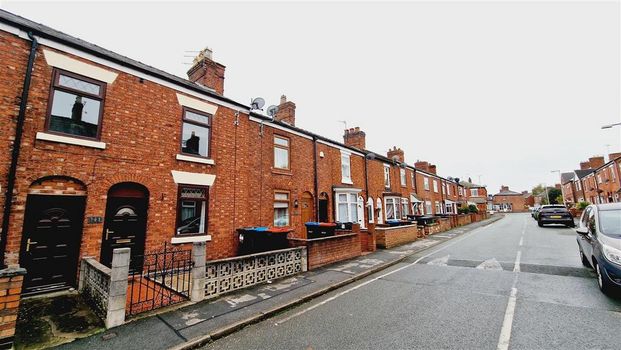 3 bedroom terraced house to rent - Photo 1