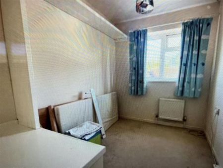 3 bedroom end of terrace house to rent - Photo 4