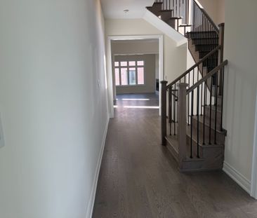 For Lease - 221 LESLIE RICHARD Street, Markham, Ontario - Photo 5