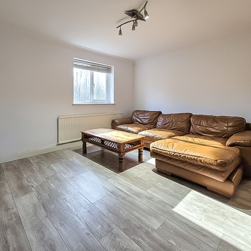 Leat Close, CM21, Sawbridgeworth - Photo 1