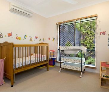 MODERN & SPACIOUS - Photo 4