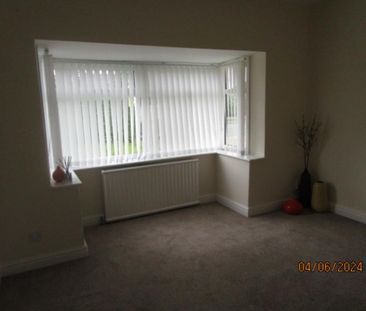 2 bedroom semi-detached bungalow to rent - Photo 5