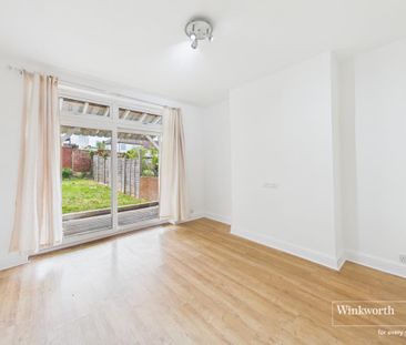 3 bedroom end of terrace house to rent - Photo 1