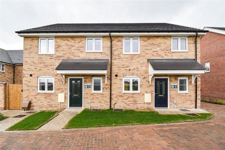 3 bedroom semi-detached house to rent - Photo 5