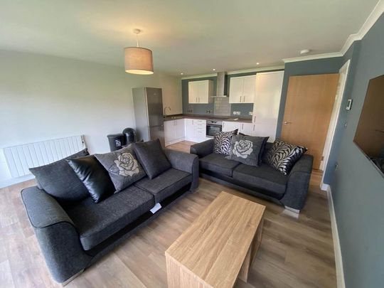 3 bedroom flat to rent - Photo 1