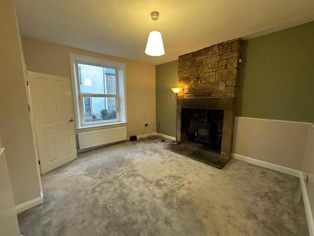 2 bedroom end of terrace house to rent - Photo 2