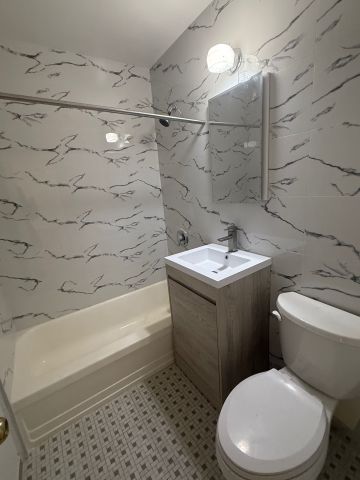 For Lease - 972 Eglinton Avenue Unit# 305, Toronto, Ontario - Photo 2