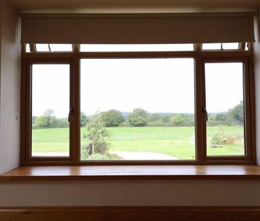 2 bedroom barn conversion to rent - Photo 2