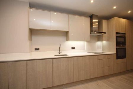 Saint Ives Road Maidenhead Berkshire, SL6 - Photo 3