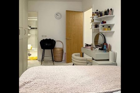 3 Bed Flat, Park Royal, NW10 - Photo 4
