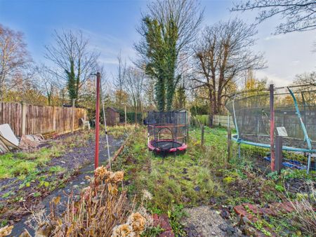 2 bedroom Terraced House to rent - Photo 2