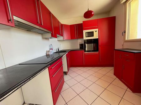 Location Appartement 3 pièces 69m² COULOMMIERS 77120 - Photo 3