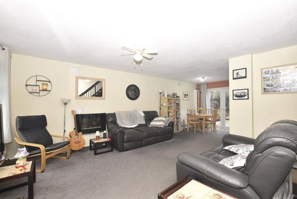 3 bedroom semi-detached house to rent - Photo 1