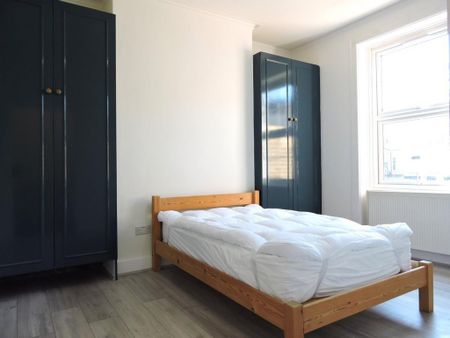 6 bedroom terraced house to rent - Photo 4