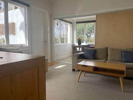 Live by Cornwall Park - A Premium Location - Photo 2