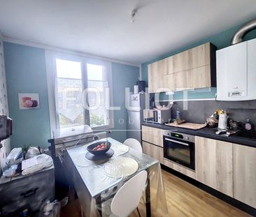 A LOUER - CENTRE VILLE DE VIRE NORMANDIE - GRAND T2 de 68,99 m² EN ... - Photo 4
