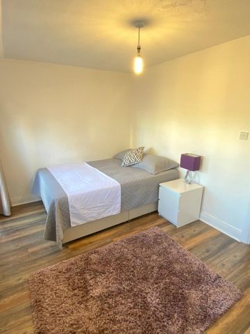 Room in a Shared Flat, Heron Place, SE16 - Photo 4