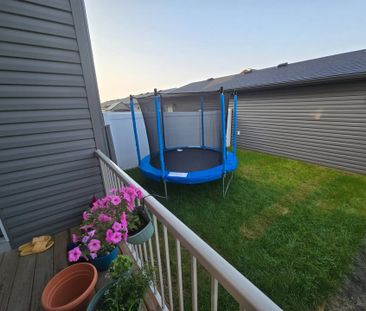 Two-storey 3-Bedroom townhome for rent in Brighton! - Photo 4