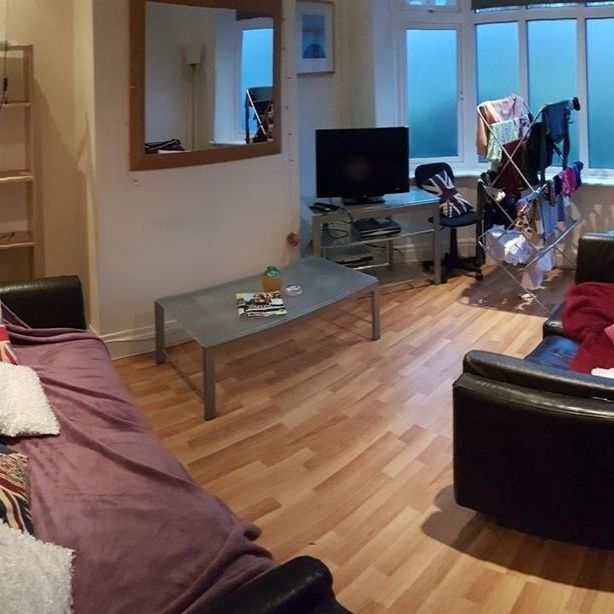 4 bedroom house to rent - Photo 1