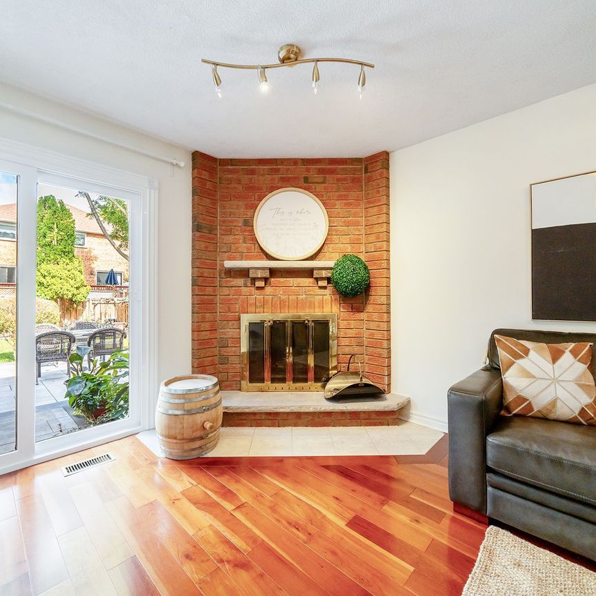 For Lease - 8 Woodlawn Road, Markham, Ontario - Photo 1