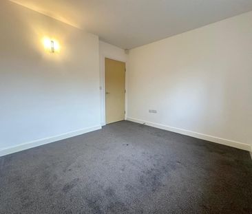 1 bedroom Flat To Let - Photo 3