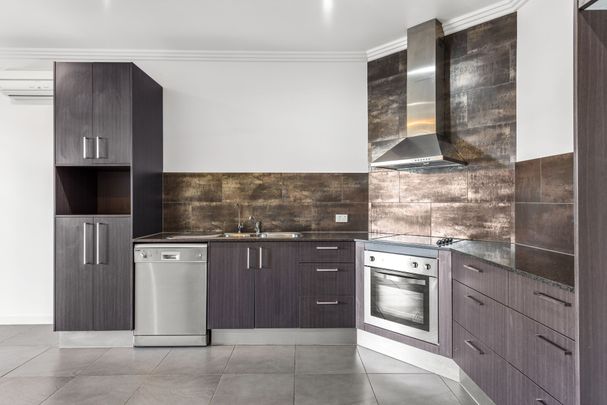 Modern 3 bedroom townhouse - Photo 1