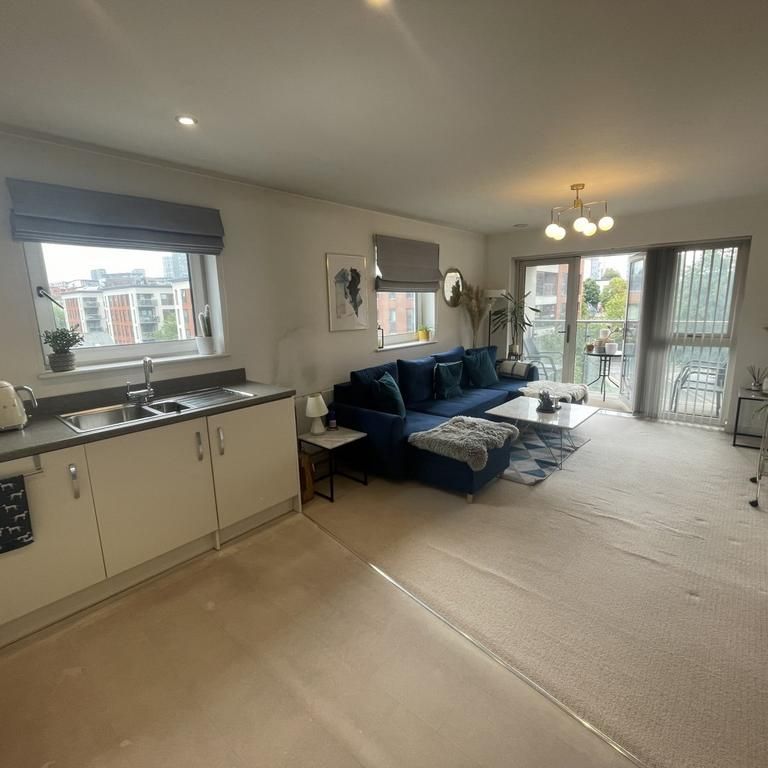 2 bedroom flat to rent - Photo 1