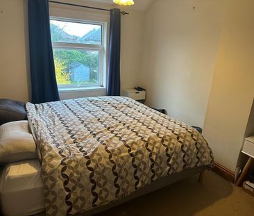 2 bedroom semi-detached house to rent - Photo 6