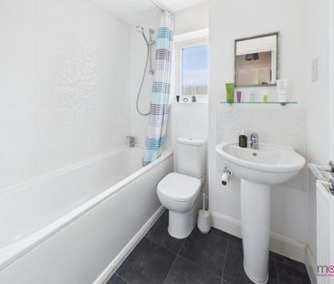 2 bedroom end of terrace house to rent - Photo 6