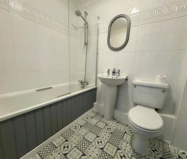 2 bedroom terraced house to rent - Photo 3