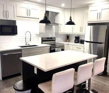 1 CH - 2 SDB - Sherbrooke - $750 /mo - Photo 3