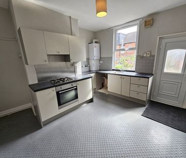 2 bed Terraced - To Let - Photo 3