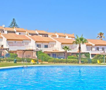 4 Bedroom Townhouse For Rent in Estepona, Málaga - Photo 5