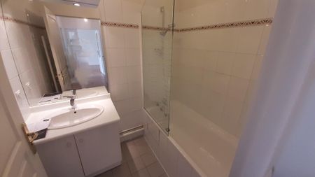 location Appartement T2 DE 46.95m² À PARIS - Photo 4