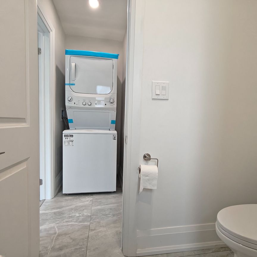 For Lease - 92 Cadillac Avenue Unit# Upper, Oshawa, Ontario - Photo 1