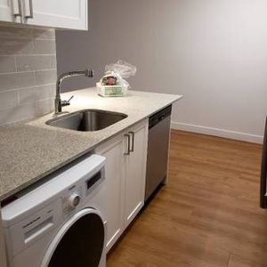 Availability 24 Hours, 1/bd, In Burnaby - Photo 2