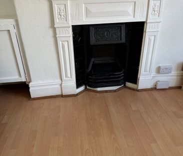 Flat 3 17, Derbyshire Lane, Manchester, M32 - Photo 2
