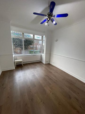 House share to rent - Photo 2