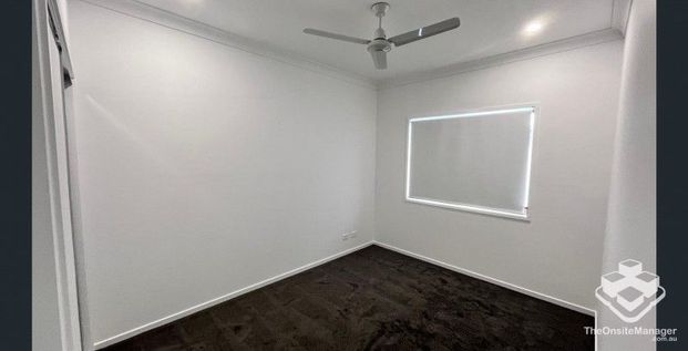 $650 PER WEEK - Photo 1