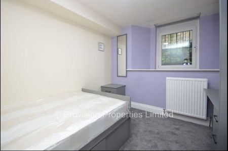 3 Bedroom House Near Leeds University - Photo 4